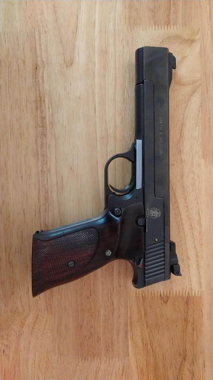 Pistool Smith & Wesson